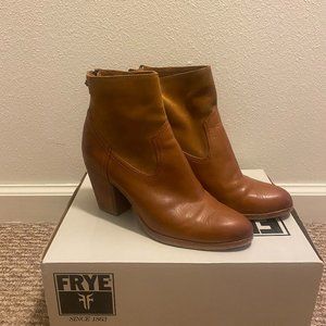 Frye Tessa Zip Short Bootie